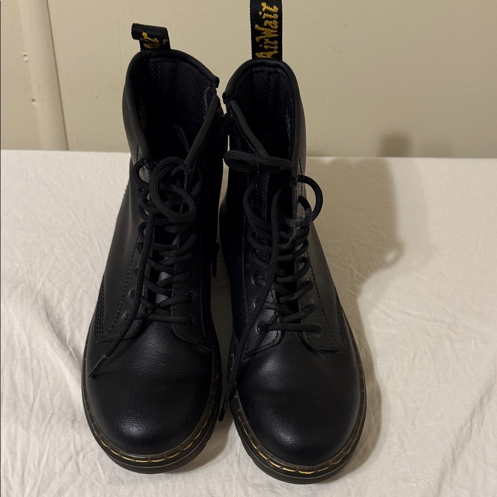 Dr. Martens Zavala J Unisex Black Leather Boots